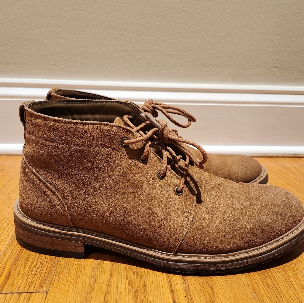 Shoes - Picture 7 of 8